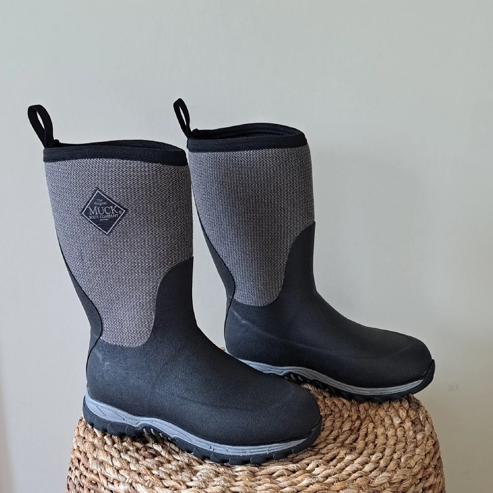 Muck Boot Company Youth‎ Original Rugged Tall Waterproof Winter/Outdoor Boots 6